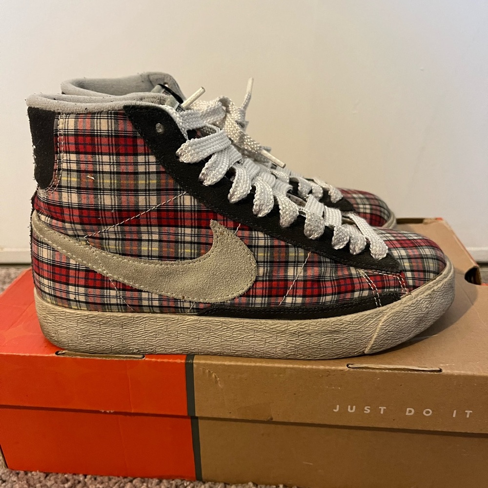 Nike blazers size 7